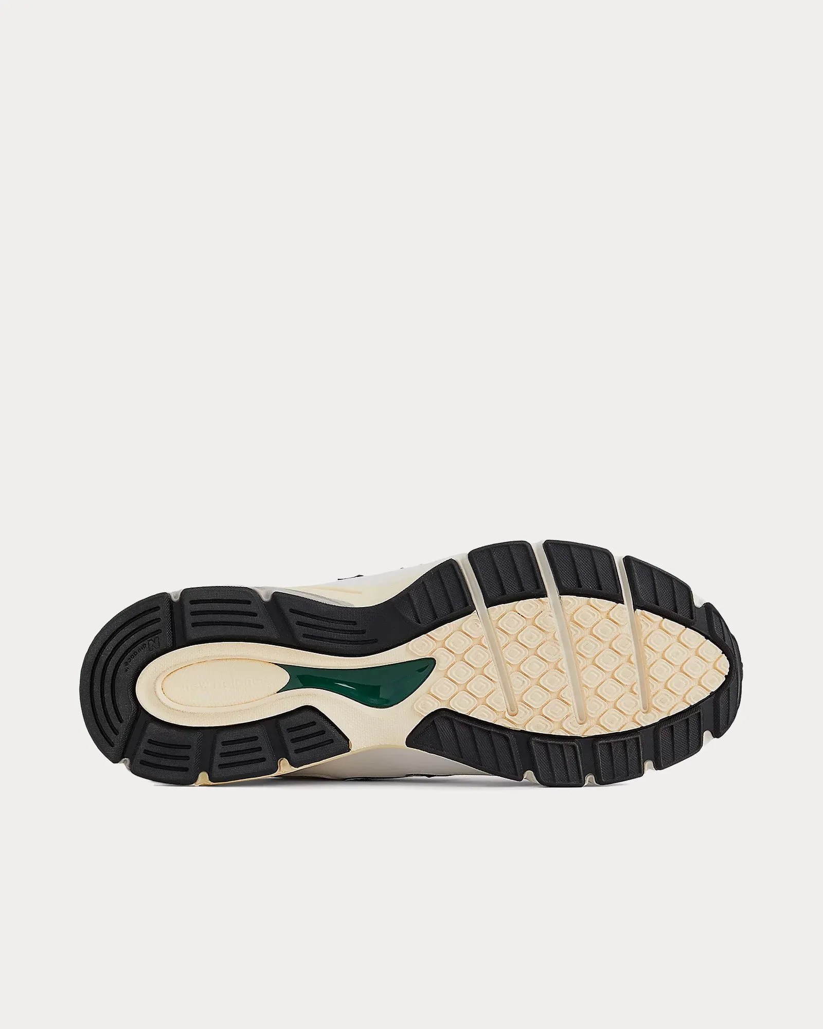 990v4 Calcium / Forest Green Low Top Sneakers