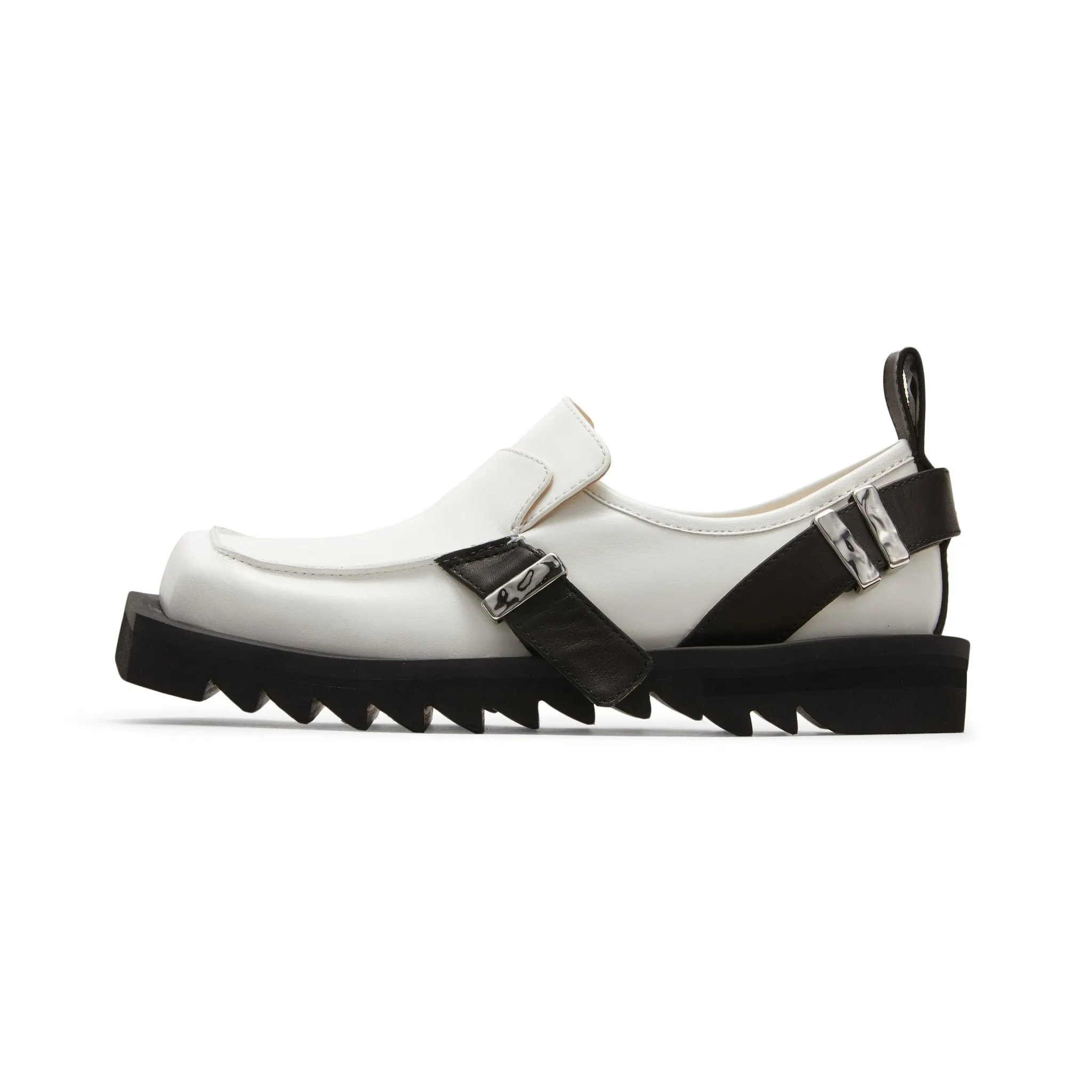Bevel Head Gear Bottom Buckle Loafers in White