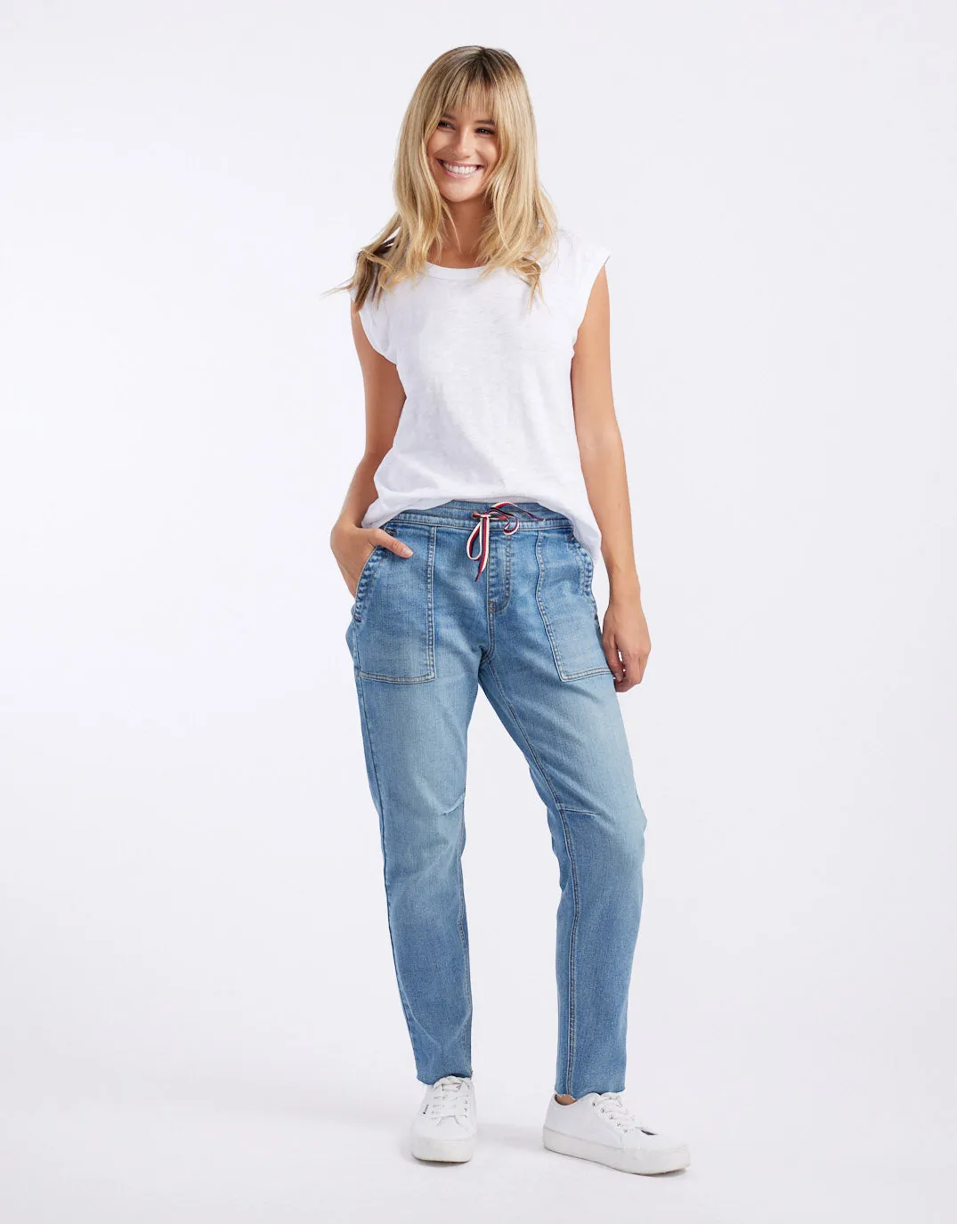 Cara Raw Hem Denim Jogger - Mid Wash