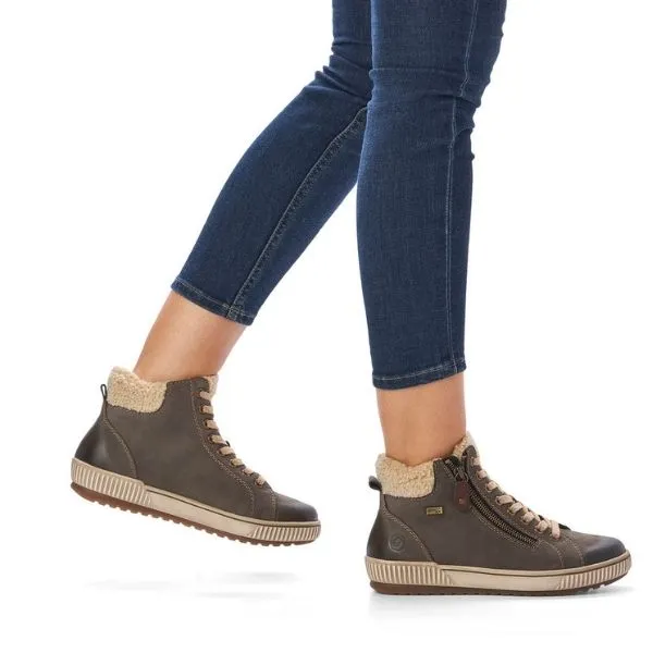 D0770 Sneaker Boot