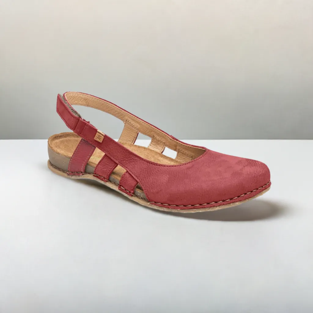 N5817 Closed-Toe Sandal