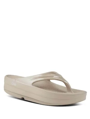 OOFOS OOMEGA Thong in Nomad