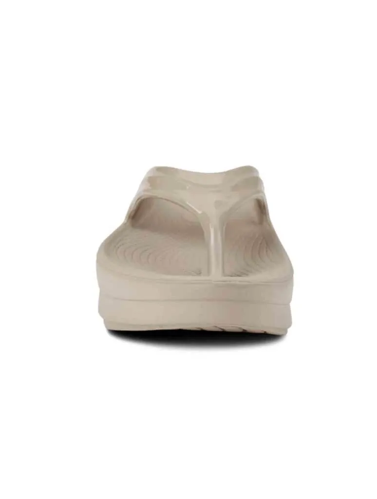 OOFOS OOMEGA Thong in Nomad