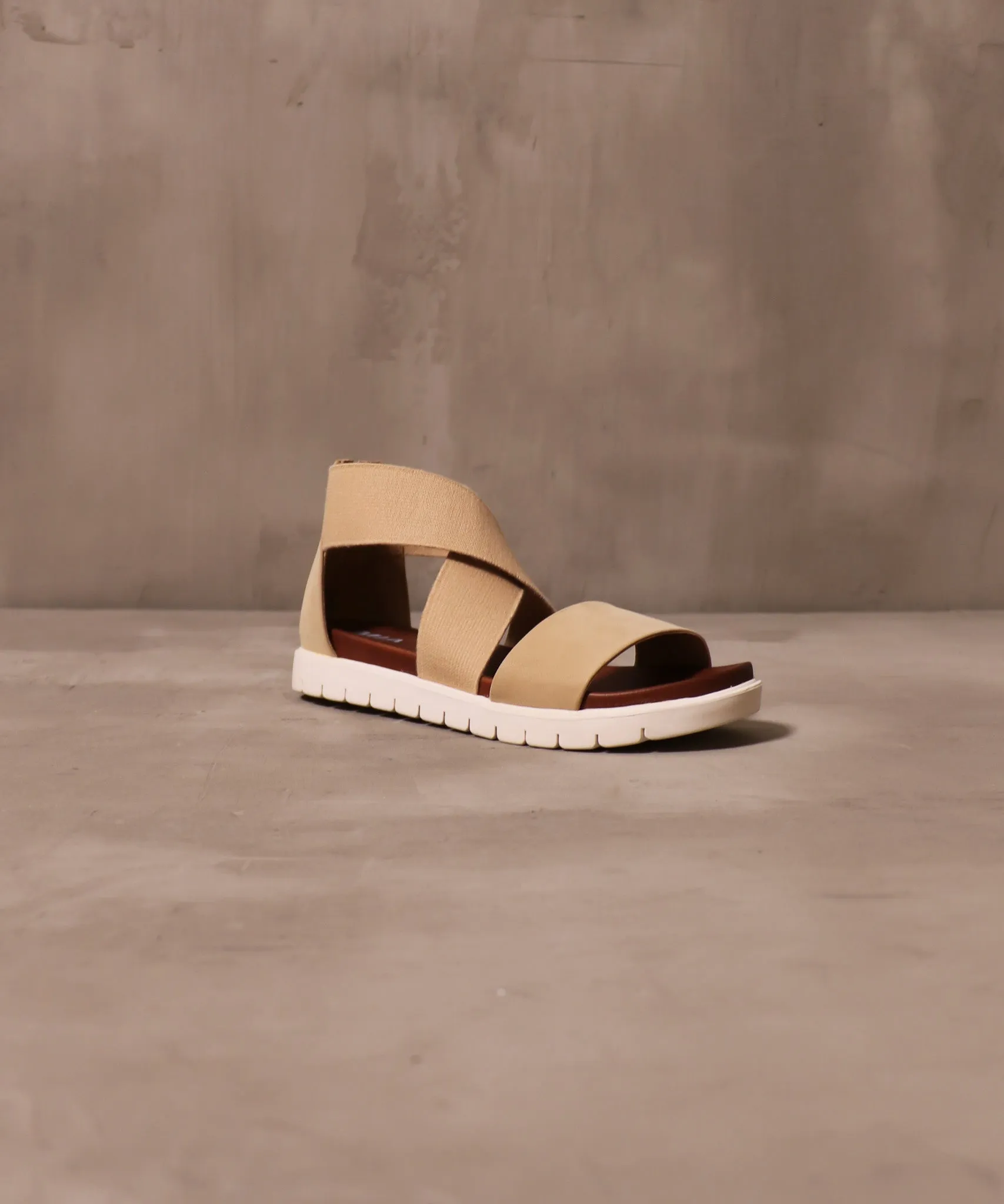 TALK TO THE SAND SANDAL