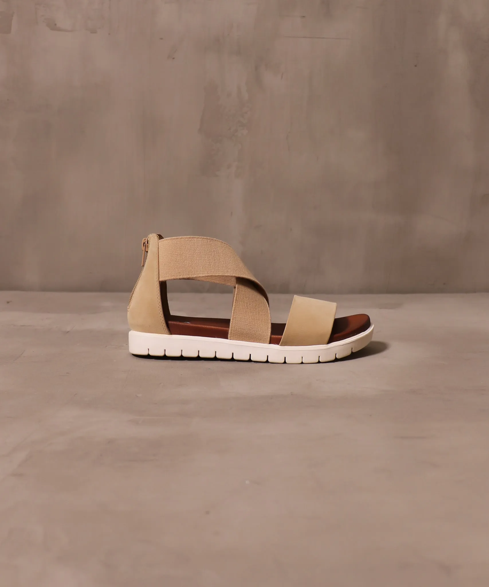 TALK TO THE SAND SANDAL