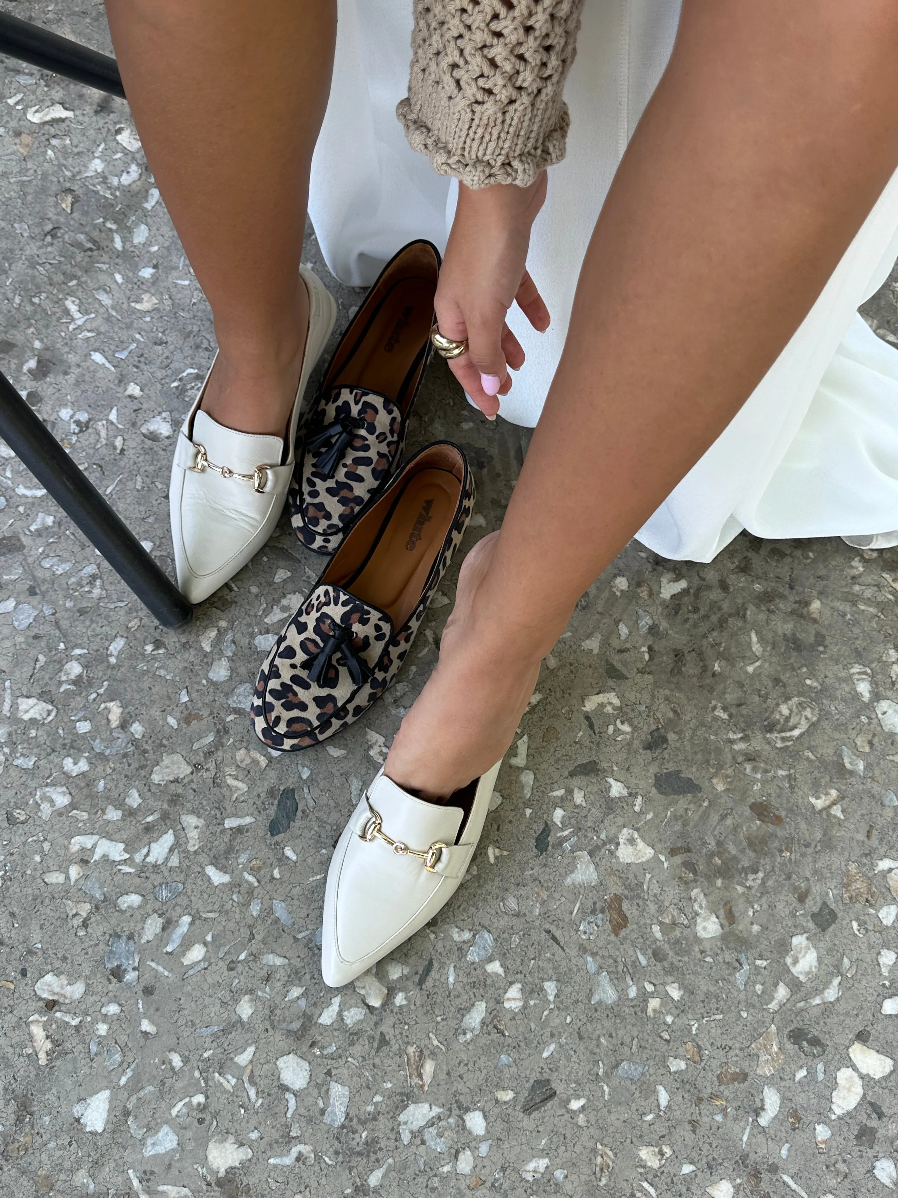 Tiger printed flat shoes