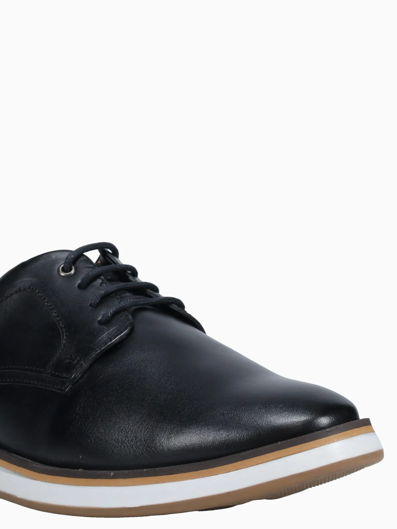 Vinsmoke Negro Cuera Camfort